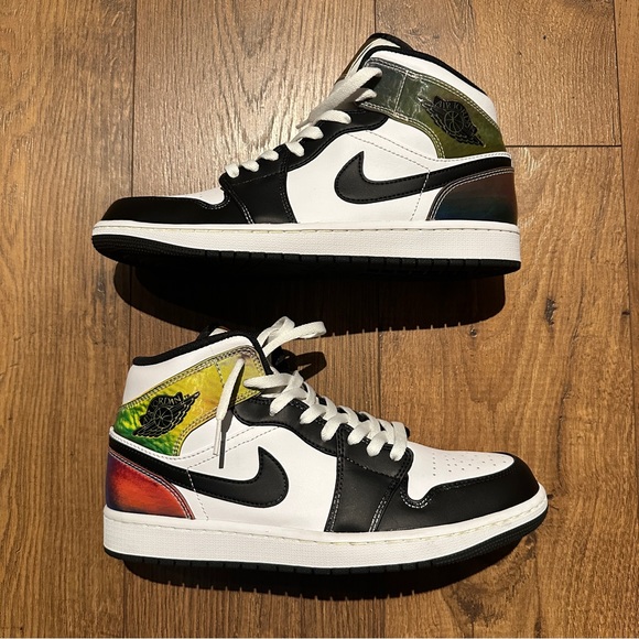 Jordan 1 mid Heat Reactive- 9.5M - Picture 2 of 8